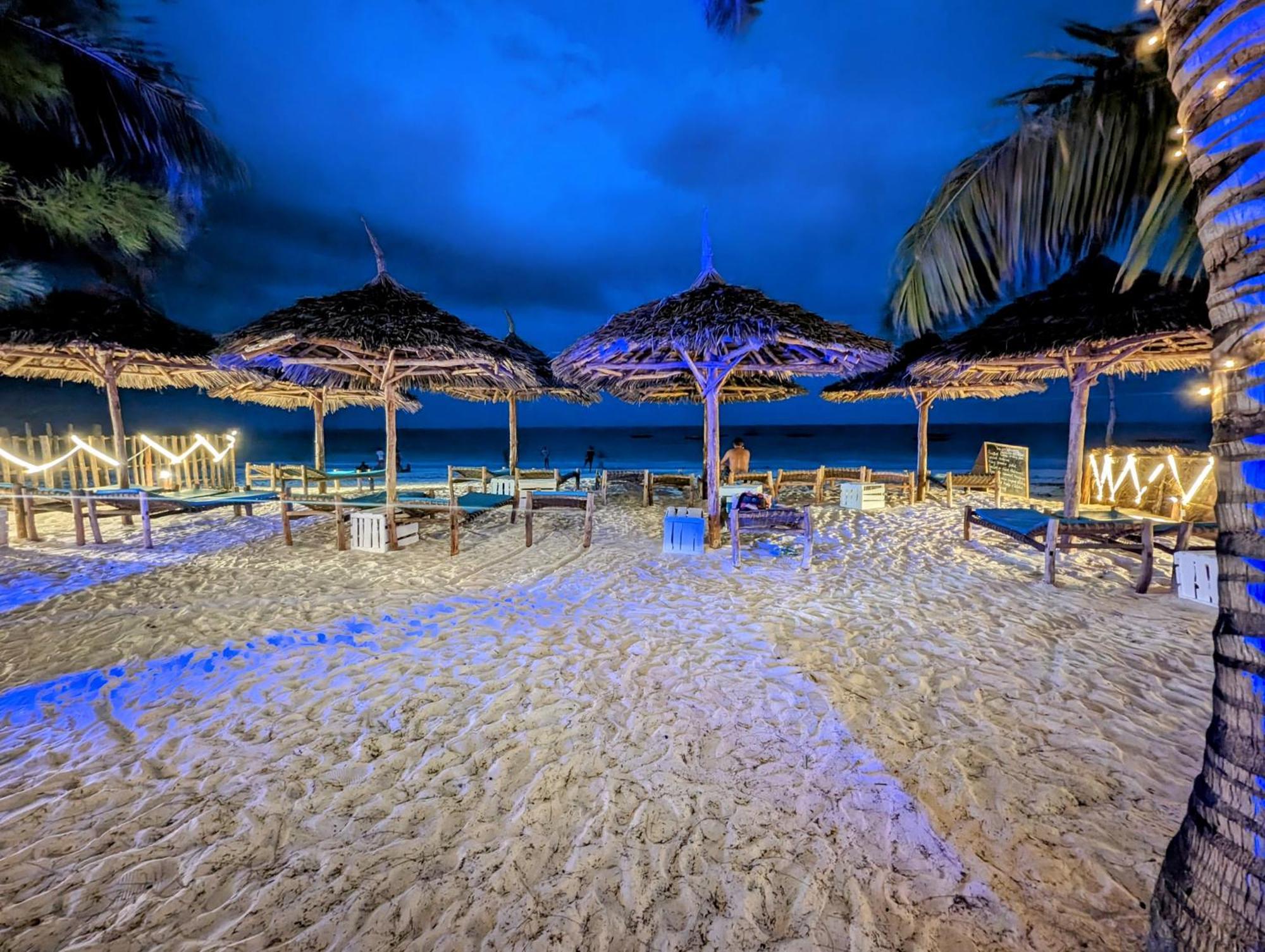 Bahati Villa Kiwengwa  Exteriör bild