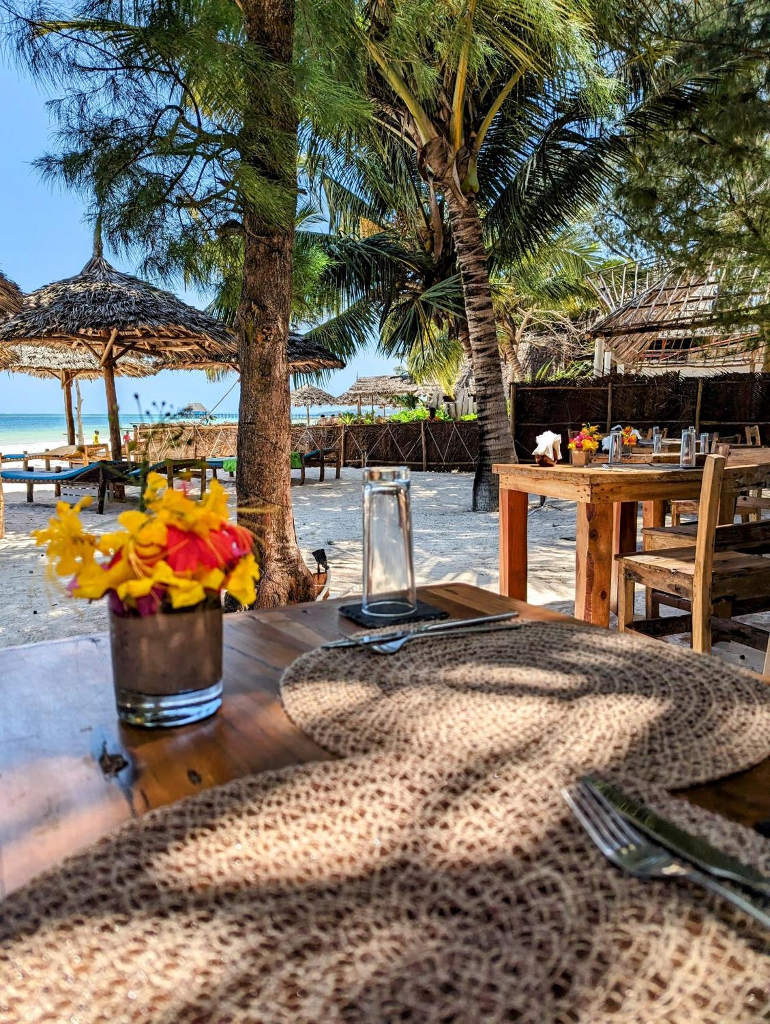 Bahati Villa Kiwengwa  Exteriör bild