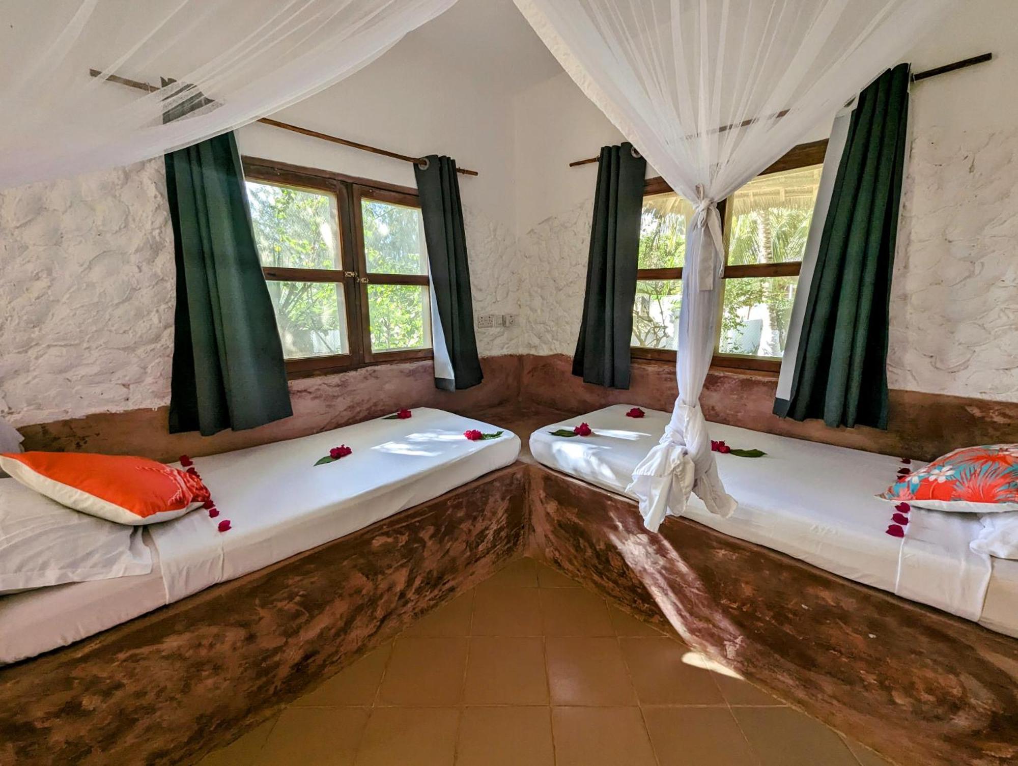 Bahati Villa Kiwengwa  Exteriör bild