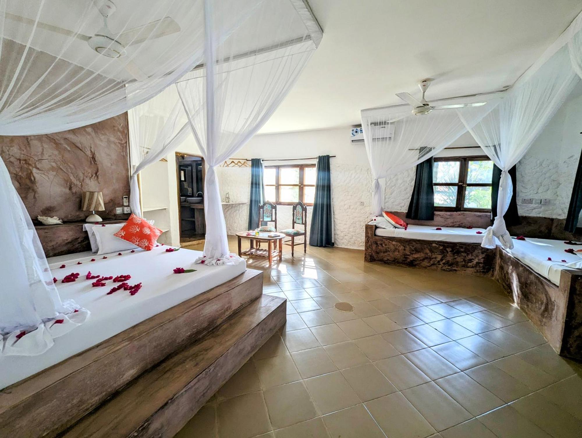 Bahati Villa Kiwengwa  Exteriör bild