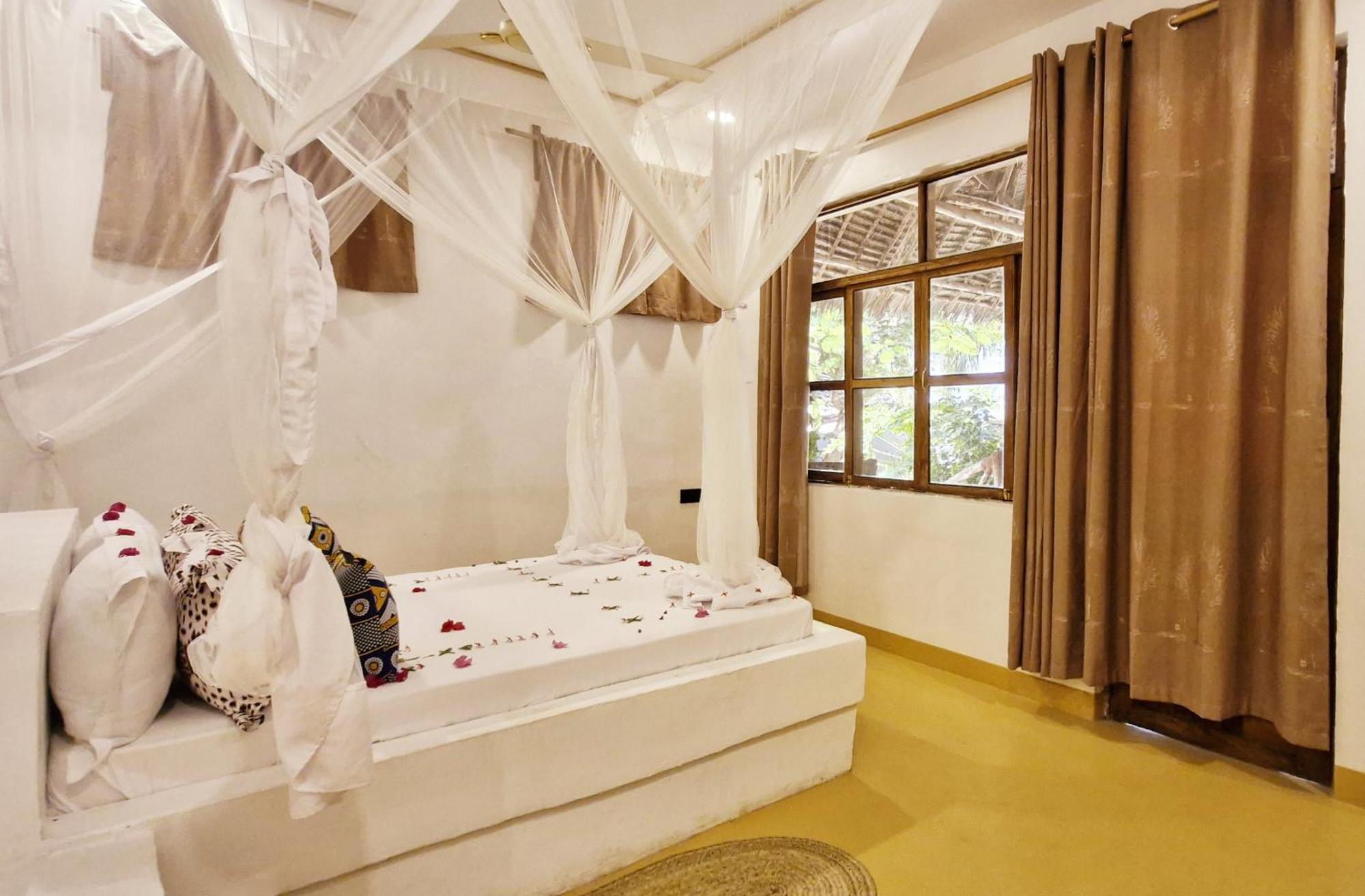 Bahati Villa Kiwengwa  Exteriör bild